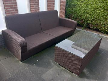 Exclusieve luxe Jati & Kebon bank + tafel met glasplaat beschikbaar voor biedingen