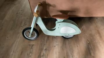 Houten mintgroene scooter beschikbaar voor biedingen