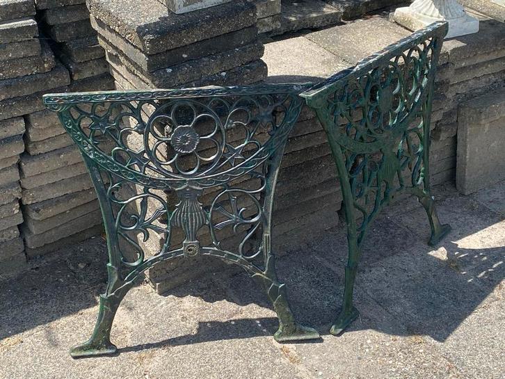 Antiek Gietijzeren Onderstel Tuintafel - Set van 2, Antiek en Kunst, Antiek | Meubels | Stoelen en Banken, Ophalen