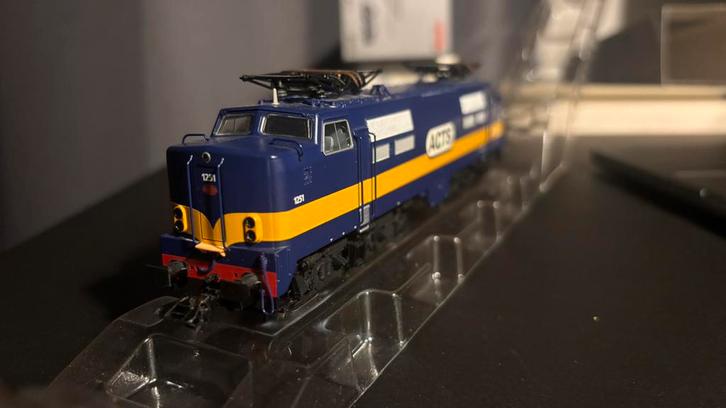 Märklin 37122: ACTS 1251, Hobby en Vrije tijd, Modeltreinen | H0, Gebruikt, Locomotief, Wisselstroom, Märklin, NS, Ophalen of Verzenden