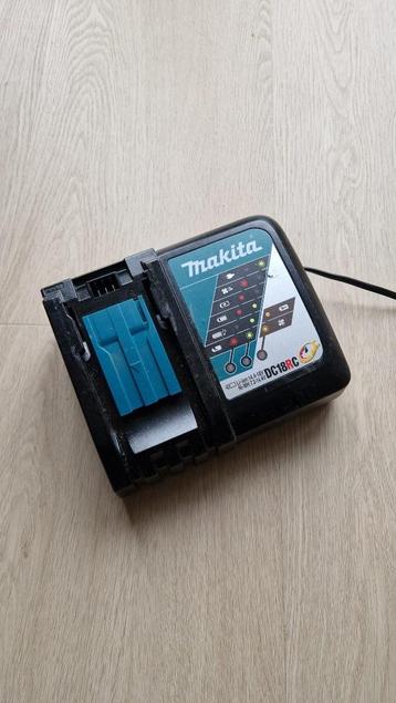 Makita DC18RC Snellader beschikbaar voor biedingen