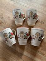 AH Windsor Wedgwood mokken 4 stuks  kerstservies/ 10 cm, Huis en Inrichting, Keuken | Servies, Ophalen of Verzenden, Zo goed als nieuw