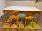 Grote kleutertafel met twee stoeltjes, Ophalen, Tafel(s) en Stoel(en)