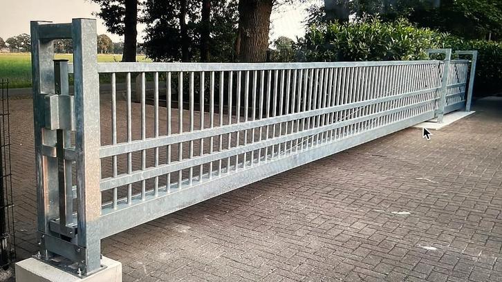 Schuifpoort 13.5 mtr x 140 cm NIEUW  10 mtr doorgang, Tuin en Terras, Tuinpoorten, Nieuw, Schuifpoort, IJzer, 100 tot 150 cm, 200 cm of meer
