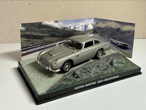James Bond Aston Martin DB5 GOLDFINGER van universal hobbies, Hobby en Vrije tijd, Modelauto's | 1:43, Zo goed als nieuw, Auto