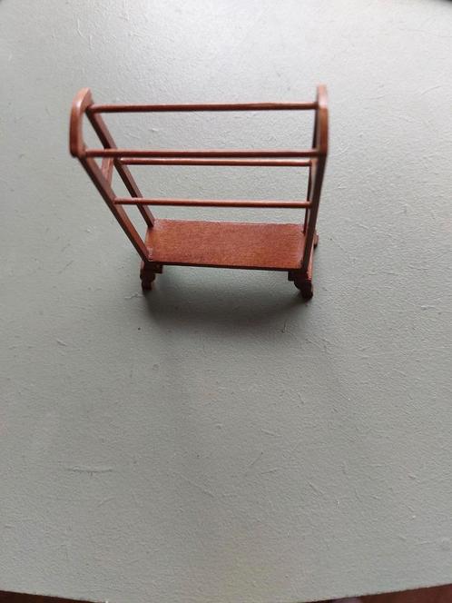 HANDDOEKENREKJE. Poppenhuis miniatuur, Verzamelen, Poppenhuizen en Toebehoren, Nieuw, Poppenhuis, Ophalen of Verzenden