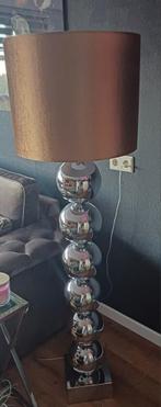 Mooie zilvere bollamp, Huis en Inrichting, Lampen | Vloerlampen, Ophalen, Zo goed als nieuw, Minder dan 100 cm