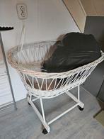GRATIS rotan rieten baby wieg wit met matras en hemel, Kinderen en Baby's, Babywiegjes en Ledikanten, Ophalen, Gebruikt, Wieg