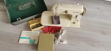 Naaimachine BERNINA 700 werkt goed. beschikbaar voor biedingen