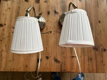 2x Wandlampen met Stoffen Kap beschikbaar voor biedingen