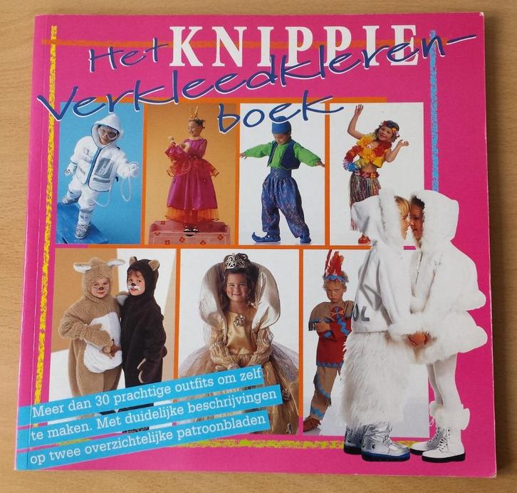 Het Knippie Verkleedklerenboek - 2002, Hobby en Vrije tijd, Kledingpatronen, Gebruikt, Overige typen, Kind, Knippie, Ophalen of Verzenden