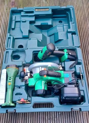 Hitachi accu gereedschap set in koffer met 2 accu's.  beschikbaar voor biedingen