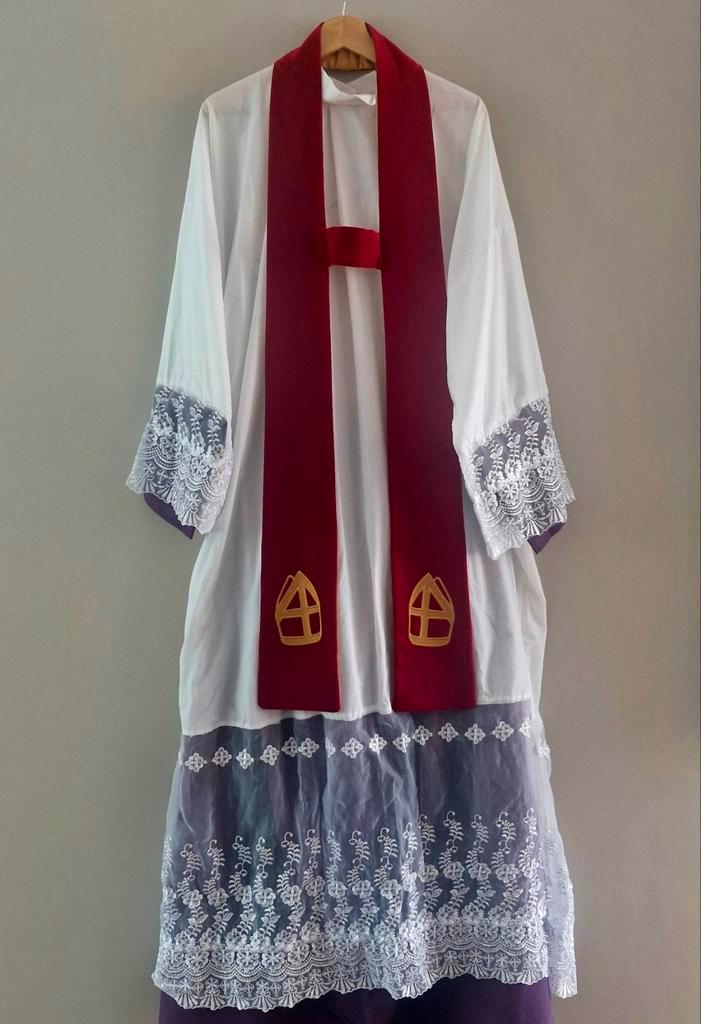 Sinterklaas Albe met Paarse Rok & Kant, Diversen, Sinterklaas, Ophalen of Verzenden