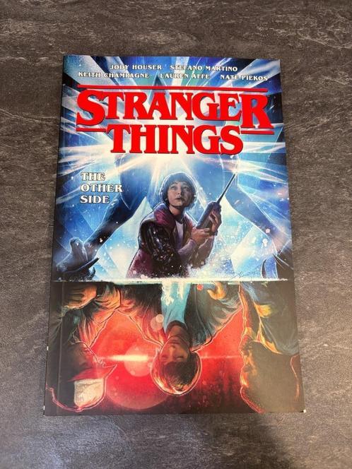 Stranger Things “The Other Side” Graphic Novel (Engels), Boeken, Partijen en Verzamelingen, Zo goed als nieuw, Overige, Ophalen of Verzenden