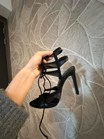 Zara hakken met openingen cut outs| 37 | nieuw! beschikbaar voor biedingen