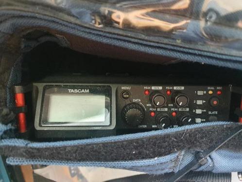 Tascam Dr-70D 4 kanaals recorder in portabrace tas., Audio, Tv en Foto, Professionele Audio-, Tv- en Video-apparatuur, Gebruikt