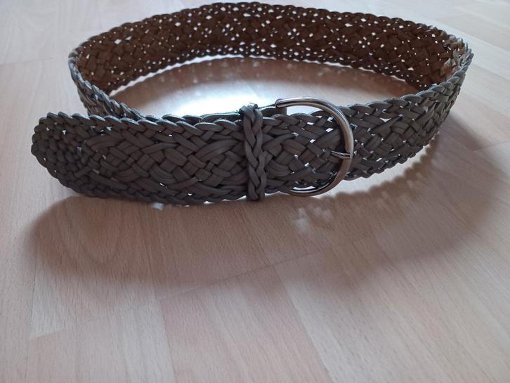 Taupe kleur riem 95 cm, Kleding | Dames, Riemen en Ceinturen, Zo goed als nieuw, 100 cm of meer, Bruin, Ophalen of Verzenden
