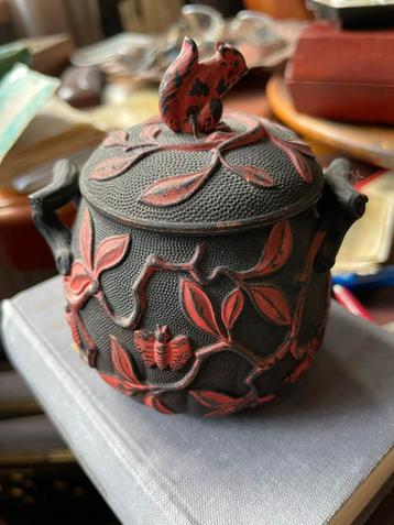 Antieke Pot met Eekhoorn Decoratie - Woonaccessoire Vintage beschikbaar voor biedingen