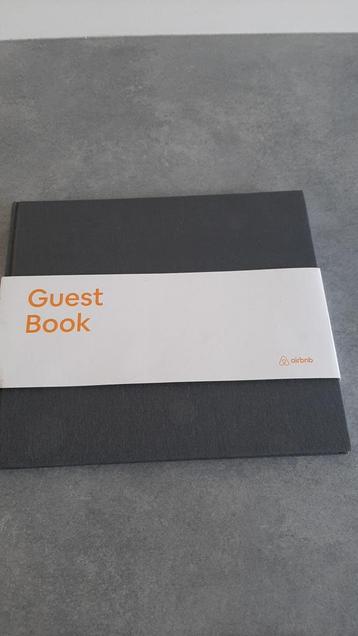 Airbnb nieuw gastenboek bed en breakfast hotel boek grijs 