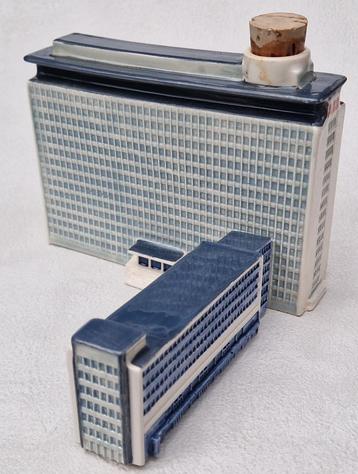 Groot Gebouw ABB Royal Goedewaagen (van de KLM huisjes) beschikbaar voor biedingen