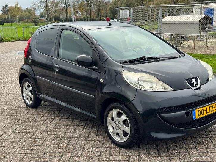 Peugeot 107 1.0-12V XSuit 2010, Auto's, Peugeot, Bedrijf, Te koop, ABS, Airbags, Centrale vergrendeling, Elektrische ramen, Metallic lak