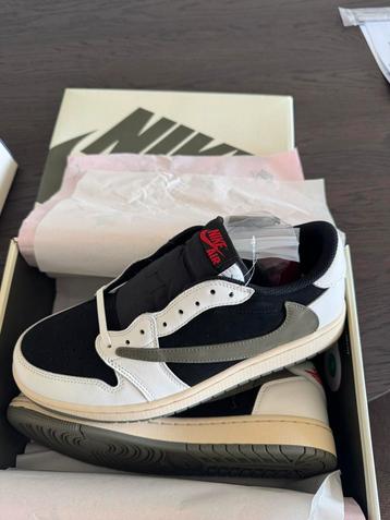 Nike travis scott olive maat 43 beschikbaar voor biedingen