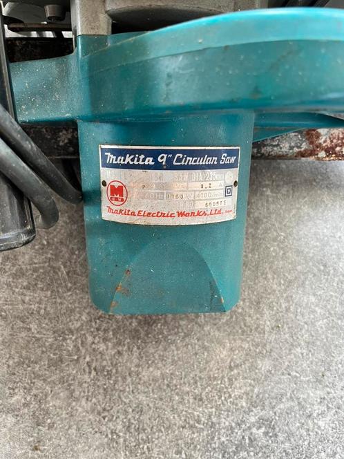 Makita cirkelzaag, Doe-het-zelf en Verbouw, Gereedschap | Zaagmachines, Zo goed als nieuw, Cirkelzaag, 1200 watt of meer, 70 mm of meer