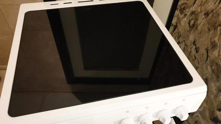 Inductie fornuis wit, Witgoed en Apparatuur, Kookplaten, Zo goed als nieuw, Vrijstaand, Inductie, 4 kookzones, Ophalen