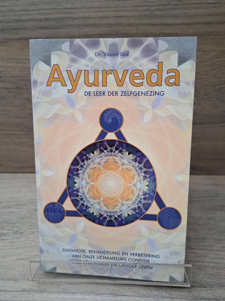 Ayurveda / de leer der zelfgenezing, Boeken, Esoterie en Spiritualiteit, Gelezen, Achtergrond en Informatie, Ophalen of Verzenden