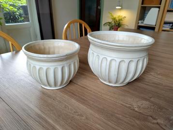 Bloempotten beschikbaar voor biedingen