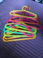 Kinder kleding hangers, Kleding | Dames, Kledinghangers, Ophalen, Zo goed als nieuw, Hout, Kinderen