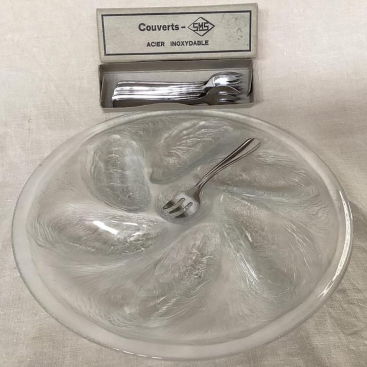 9 grote glazen oesterborden  uit FRANKRIJK. 27 cm, Huis en Inrichting, Keuken | Servies, Glas of Glazen, Overige stijlen, Glas