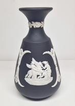 Wedgewood Black Jasperware keramiek vaasje, Engeland 1960., Antiek en Kunst, Ophalen of Verzenden