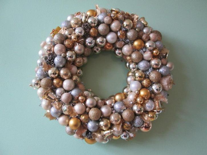 Nieuwe Kerst Krans Goud Zilver Diverse Materialen 39 cm, Diversen, Kerst, Ophalen of Verzenden