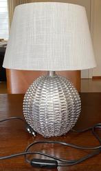 Lampenvoet met kap (kleur. Gebroken wit), Ophalen, Zo goed als nieuw, Minder dan 50 cm