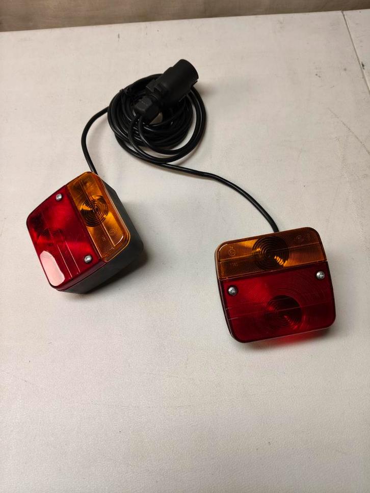 Aangeboden Partij Achterlichten met kabel en Stekker, Auto diversen, Aanhangwagen-onderdelen, Ophalen