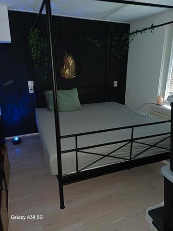Hemelbed zwart metaal 160 cm beschikbaar voor biedingen