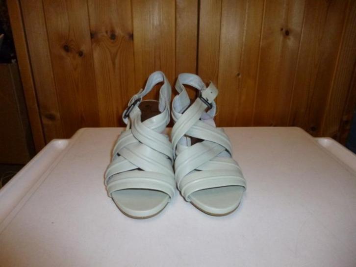 Otto kern sandalen met hak maat 37(nr.45 DA), Kleding | Dames, Schoenen, Zo goed als nieuw, Sandalen of Muiltjes, Wit, Ophalen of Verzenden