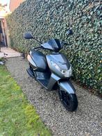 Peugeot Kisbee uit 2020 - Grijs, Fietsen en Brommers, Scooters | Peugeot, Ophalen, Gebruikt, Overige modellen, Maximaal 45 km/u