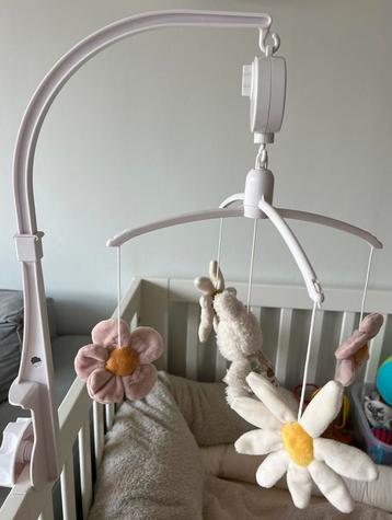 Mobiel Nijntje Miffy met muziekje beschikbaar voor biedingen