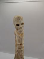 Totempaal uit bot, handgesneden, Ophalen of Verzenden