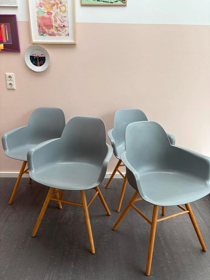 Zuiver Albert Kuip eetkamerstoel met armleuning (4 stuks), Huis en Inrichting, Stoelen, Gebruikt, Vier, Hout, Kunststof, Grijs