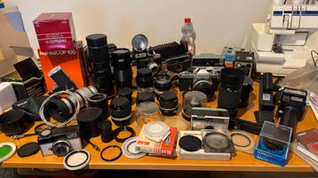 Verzameling Vintage Camera’s, Lenzen, Filters en meer. beschikbaar voor biedingen