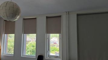 4 maatwerk zand verduisterende rolgordijnen NIEUW!!! beschikbaar voor biedingen