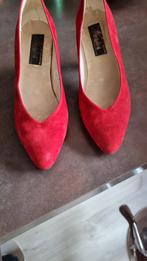 Dames schoenen rood pumps., Ophalen, Overige kleuren, Sneakers of Gympen, Zo goed als nieuw
