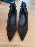 Bruine pumps met strik - maat 36 van de Bijenkorf echt leer, Pumps, Bruin, Ophalen of Verzenden, Gedragen