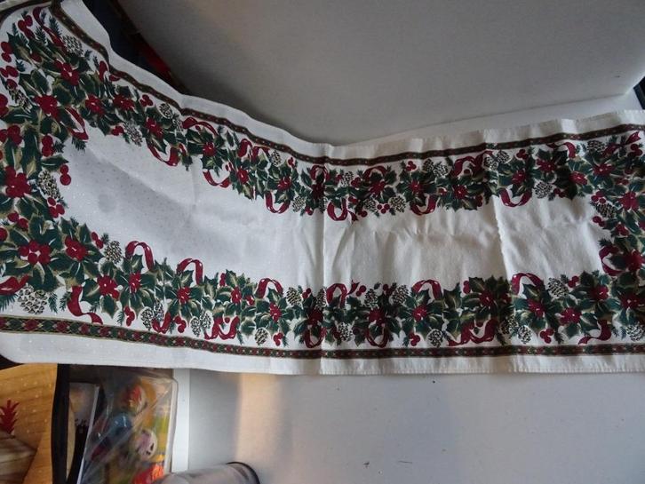 kersttafelkleed,kleed met botanische rand,onder de kerstboom, Diversen, Kerst, Zo goed als nieuw, Ophalen of Verzenden