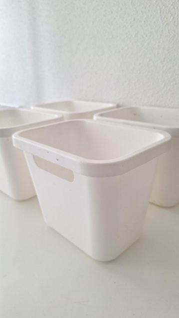 4 bakjes wit Ikea Rationell container beschikbaar voor biedingen