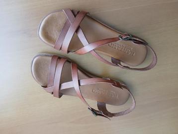 Leren sandalen maat 36 beschikbaar voor biedingen