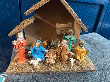 Kerststal met figuren beschikbaar voor biedingen